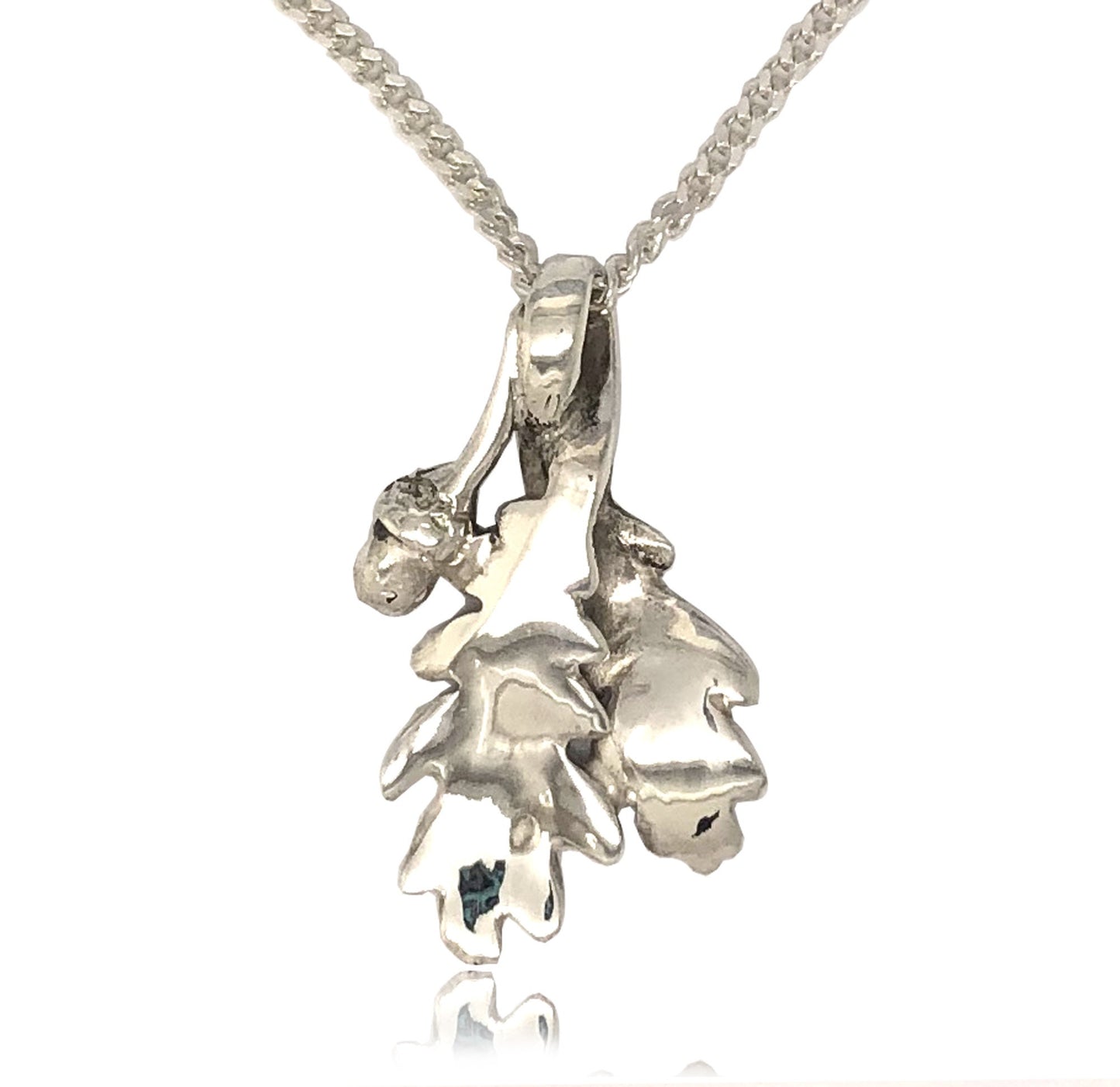 Silver oak leaves and acorn twist pendant. Perfect for a nature lovers, autumn style.